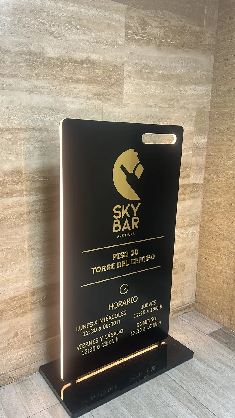 SKY BAR — obra 2 de 8